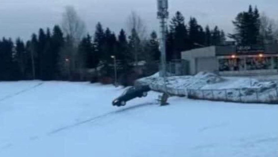 college-heights-fence-jumper