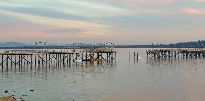 white-rock-pier-split-696x345