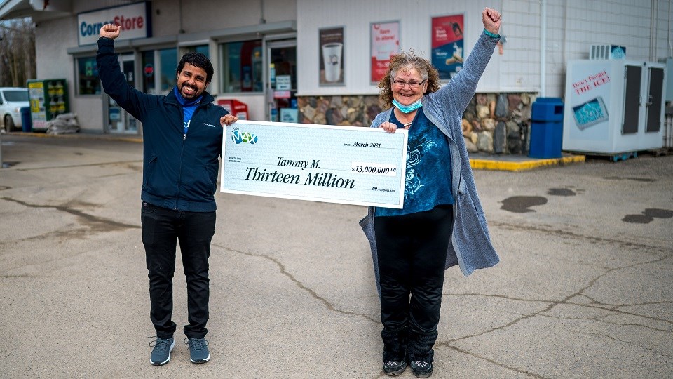 Tammy Manning and Amber Bhaskar_Lotto Max Winner and Lottery Retailer_McBride_FINAL