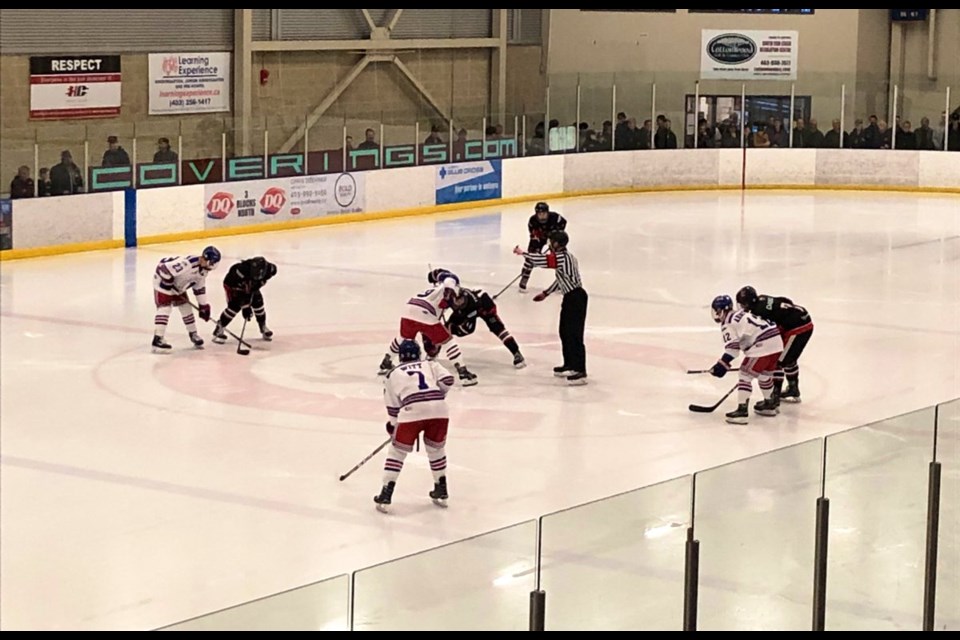 Cariboo Cougars in action against the Calgary Buffaloes in the 2019 Major Midget Pacific Regional Championships. (via Hockey Alberta)