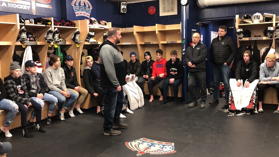 Cariboo Hockey General Manager Trevor Sprague talks to his players about the BC Hockey postponement due to COVID-19. (via Kyle Balzer)