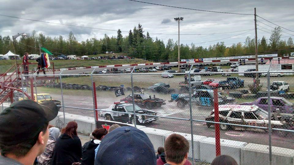 Spectators at PGARA Speedway watch and cheer on their favourite racers (via Facebook/PGARA Speedway)