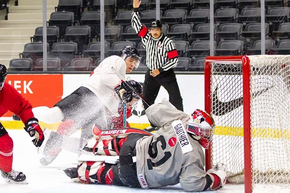 Prince George Cougars' Taylor Gauthier in action between the pipes for Team Red during Hockey Canada's 2021 World Junior selection camp in Alberta. (via Hockey Canada)
