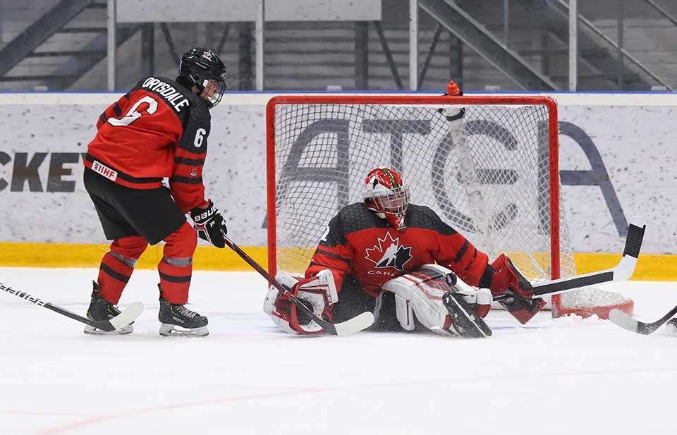 Taylor Gauther of the Prince George Cougars slides over to make a save for Canada at the 2019 World Under-18 Championship (via Chris Tanouye/HHOF-IIHF Images)