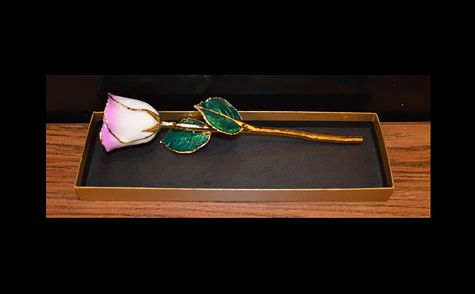 Gold-plated rose 24k - Prince George RCMP