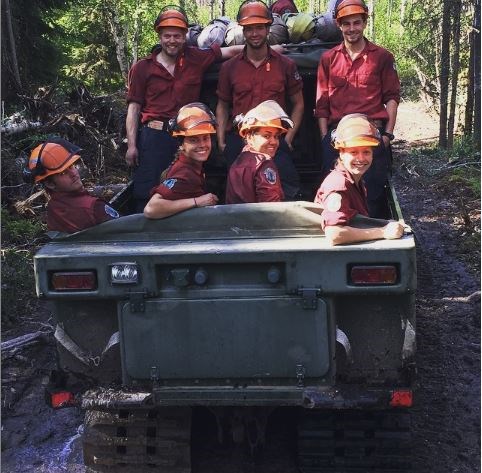 Ryan Kinahan (bottom left), worked to put out the Puntzi Lake wildfire in 2018. He found the work to be very rewarding. (via ianharris94/Instagram)