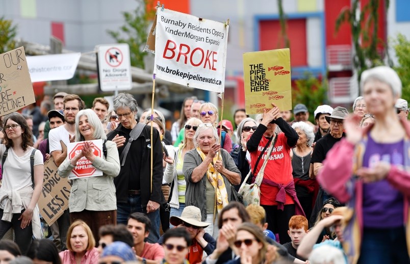 pipeline-broke-signs