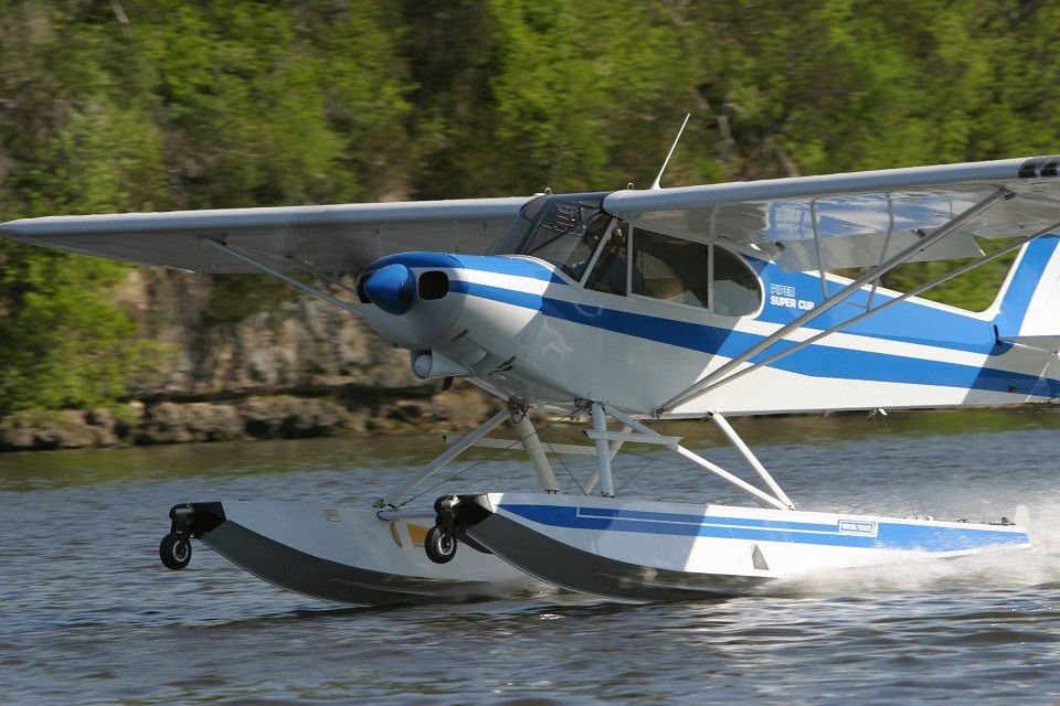 AME Piper PA-12 float plane example
