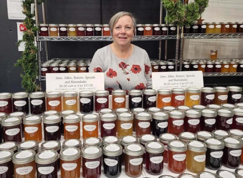 birthe-miller-jams-at-craft-fair