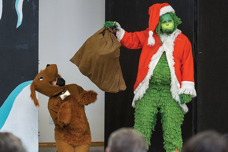 nove voce choral society how the grinch stole christmas nov 27/21 4