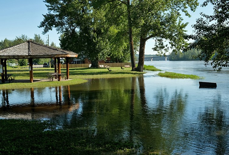 17 Paddlewheel Park flooding