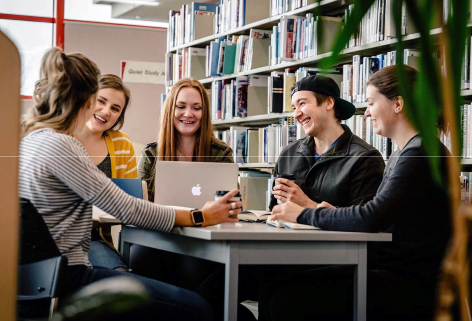 cnc-library-students