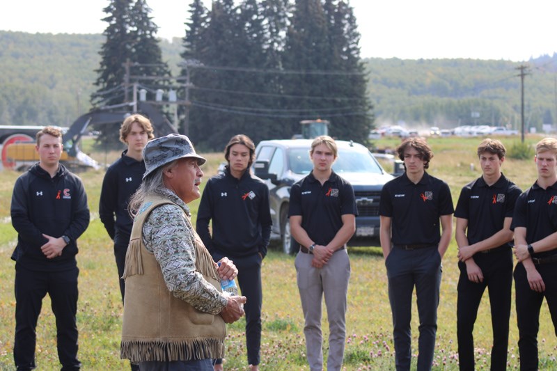 Nadleh Whut'en Chief Martin Louie speaks with the Prince George Cougars. 