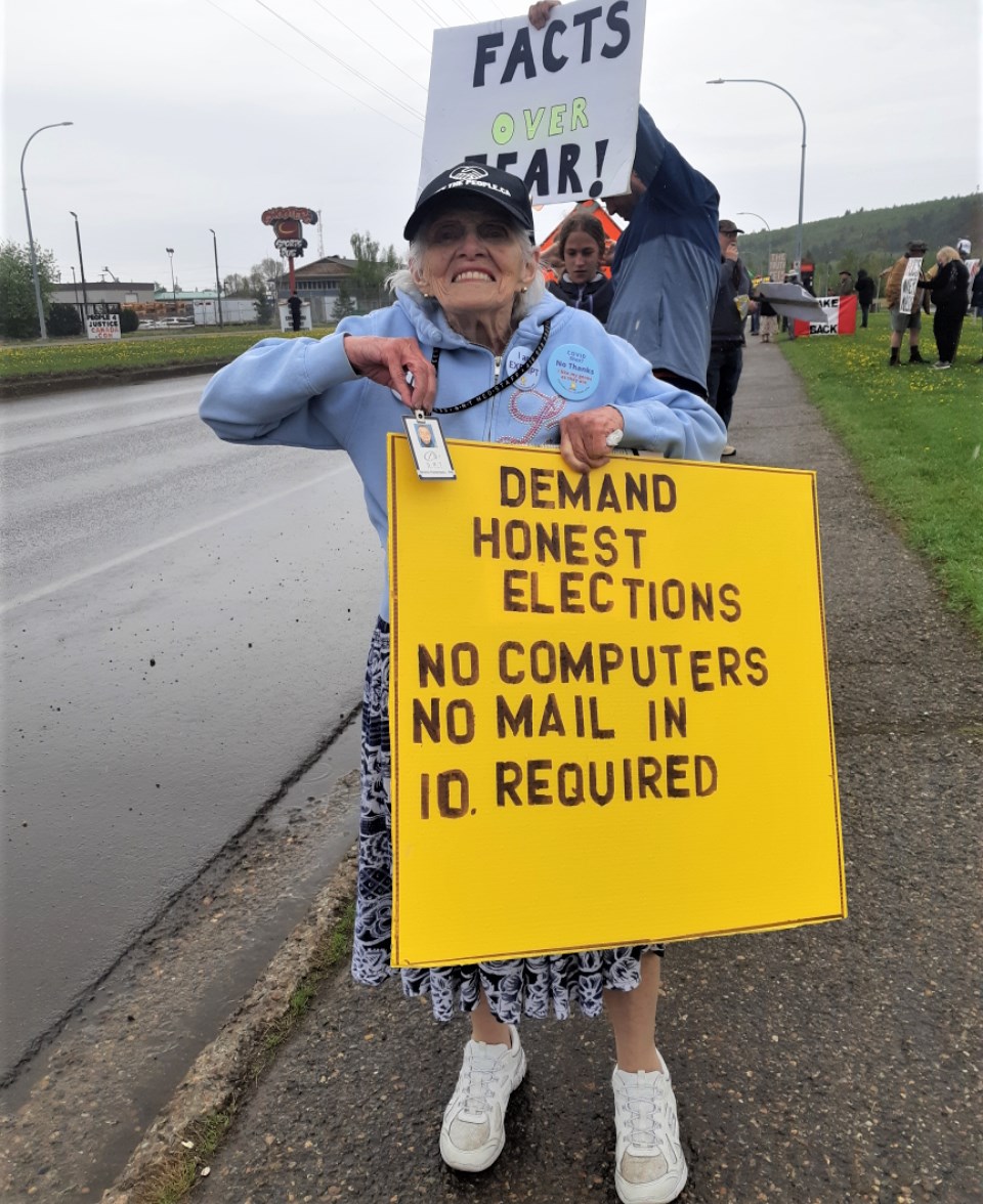 20 Anti-vacc protest granny