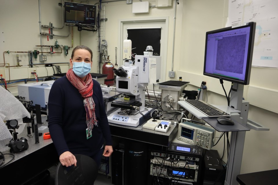 Dr. Kendra Furber, USask, at the Mid-IR beamline, CLS