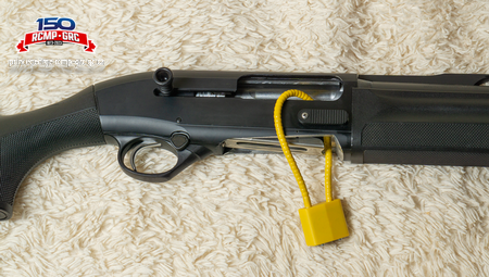 96489_shot_gun_with_cable_lock_logo