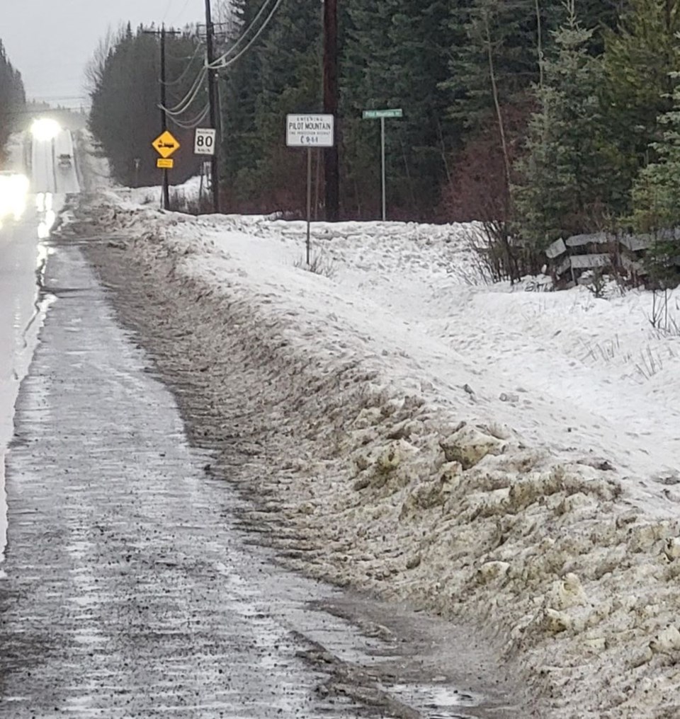 chief-lake-road-near-pilot-mountain-road