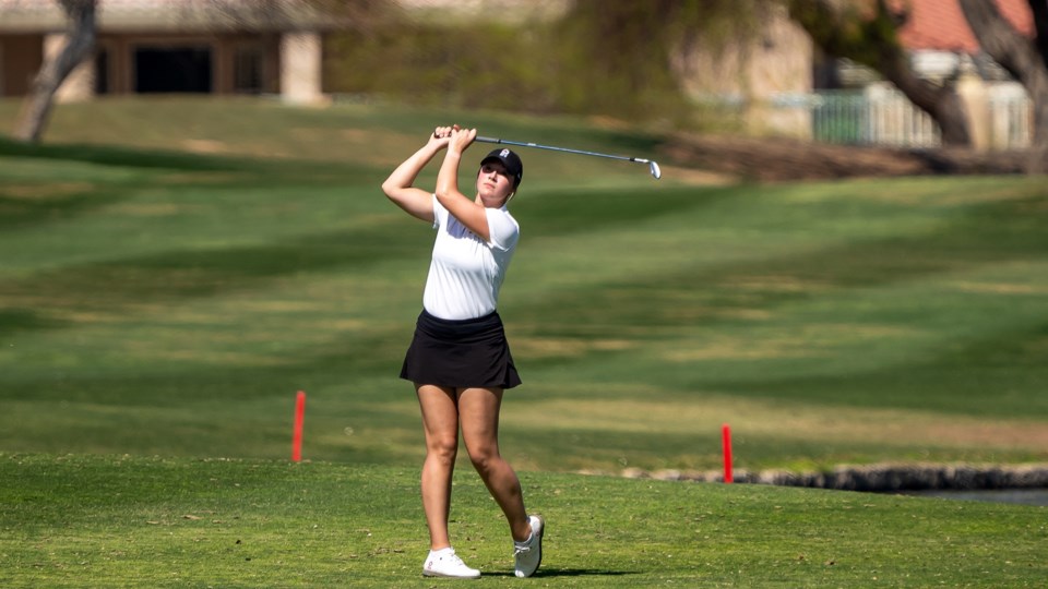 natasha-kozlowski-sfu-golfer