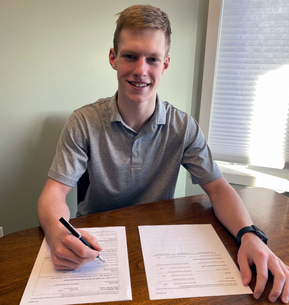 Cats sign first rounder Buczkowski
