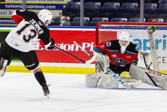 Cougars Ziemmer penalty shot Nov. 27 2021