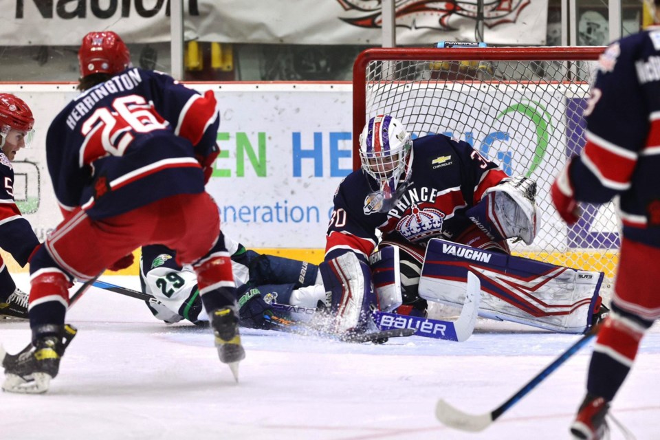 jordan-fairlie-vs-surrey-in-chilliwack-oct-20-2022