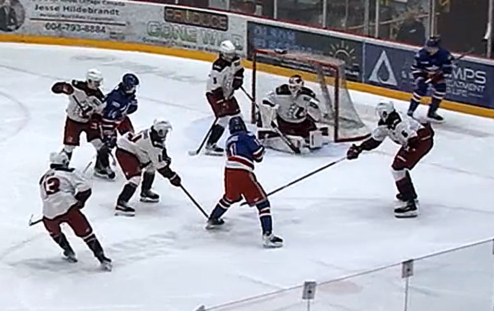 pgc-20205-04-05-game-2-spruce-kings-vs-chiefs-brock-cummings-goal