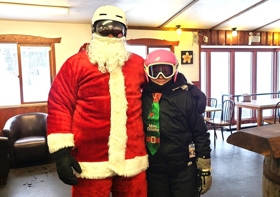 ski-with-santa-at-hart-ski-hill