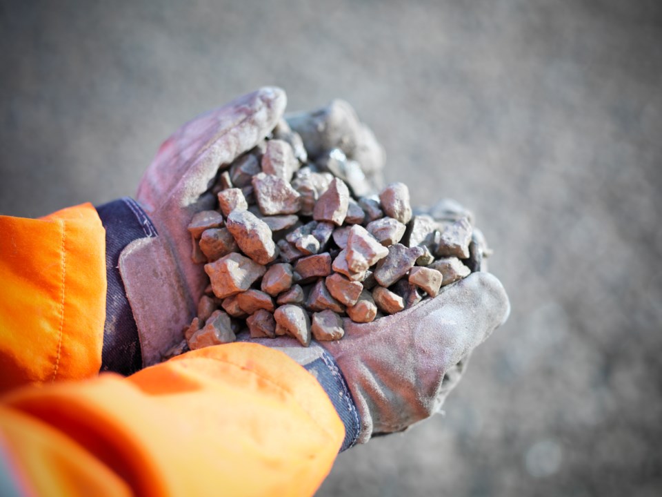 gravel-handful