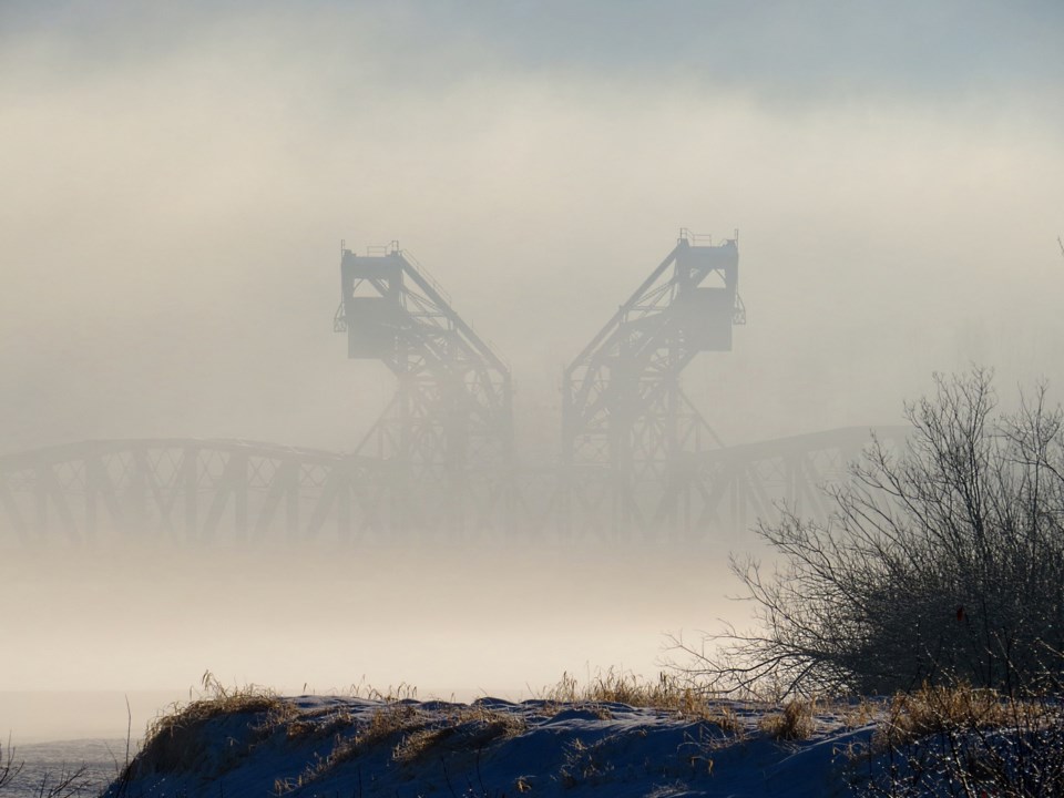 ice-fog-chuck-chin