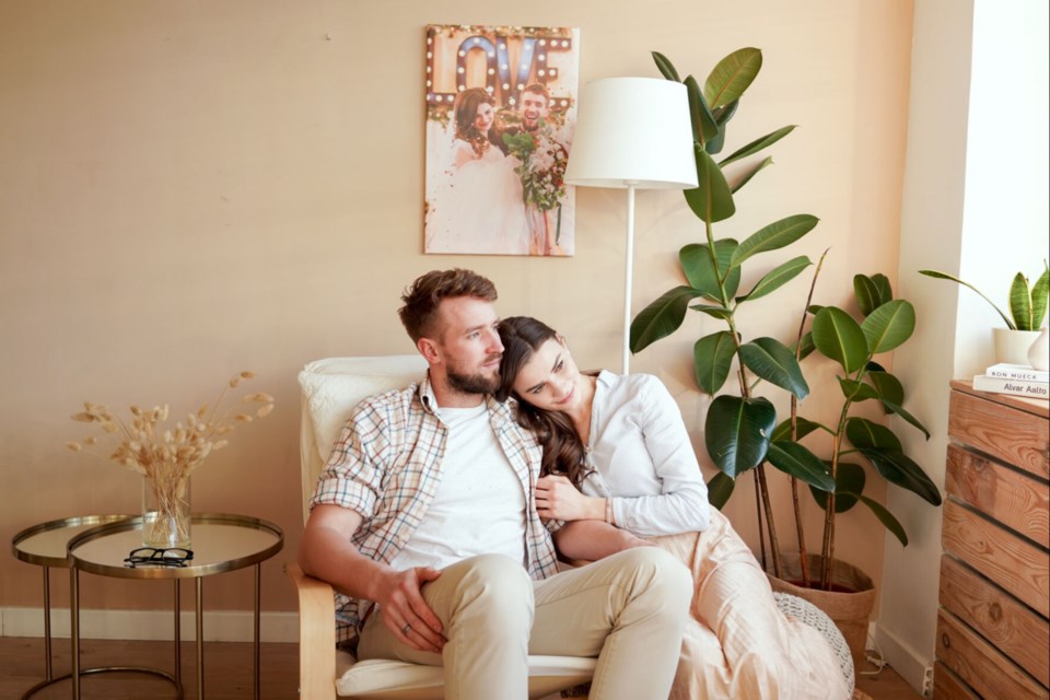 Couples can begin by assessing what they enjoy together. These similarities play a key factor in developing their combined style. They can express themselves in ways that are creative and often unexpected, and the unexpected may be the most important.