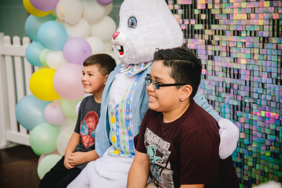 Hop on over to the Queen Creek Marketplace and Crossroads Towne Center for free Easter celebrations and free pictures with the Easter Bunny himself on April 2, 2023.