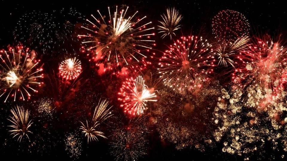 Independence Day is Monday, and your plans this weekend might include fireworks displays, a backyard picnic or perhaps fun at the beach. The American Red Cross offers these tips so you can enjoy a fun-packed, safe holiday.