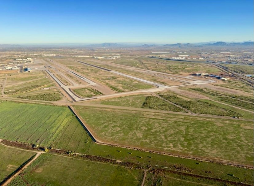 phoenix-mesa-gateway-airport-green-after-rains-before-summer-2023