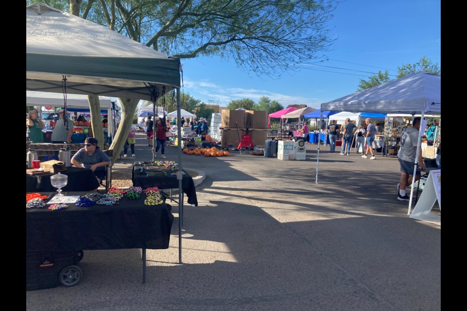 This weekend welcomes the second Saturday of the month, so that means it's time for the San Tan Valley Farmers Market and Bazaar for April.