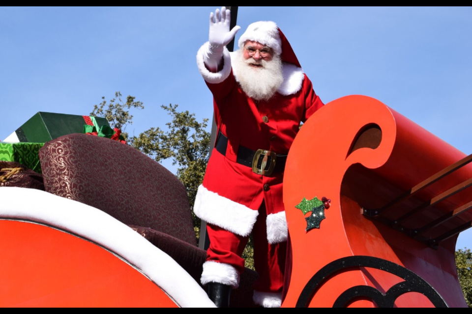 It's Santa Saturday this weekend as the big man himself will make his way to the Queen Creek Marketplace on Dec. 4, 2021.