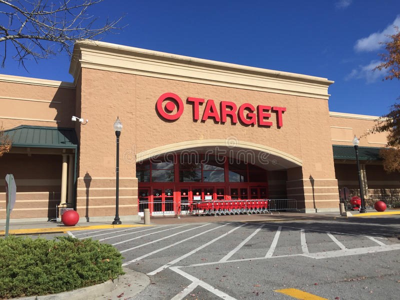 A year ago it was announced that Sprouts Farmers Market would anchor the Vineyard Towne Center at the northwest corner of Gantzel and Combs roads in Queen Creek. Now, it's been announced that Target will be the other anchor of the shopping center currently under construction.