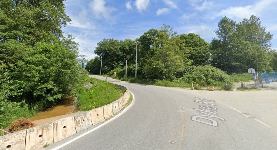 car-in-ditch-dyke-road