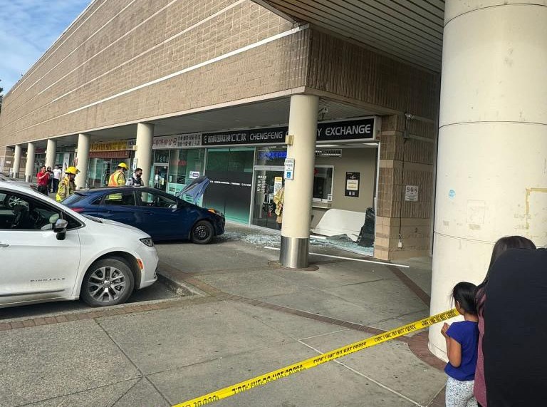 vehicle-crashes-in-to-yaohan-centre-store-2025