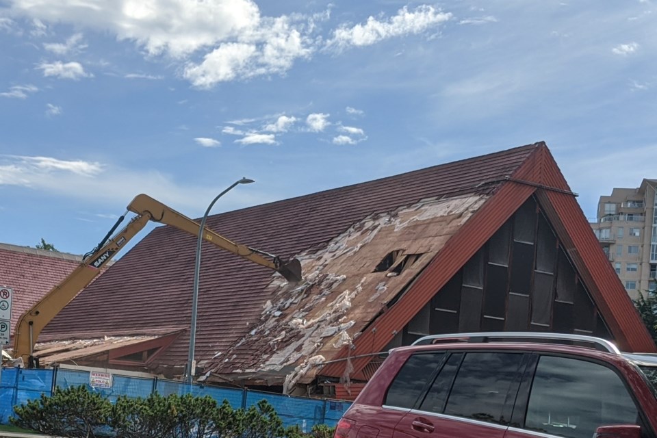Minoru Pool coming down - MacLeod