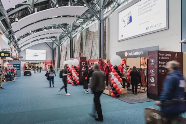 Lululemon pop-up at YVR