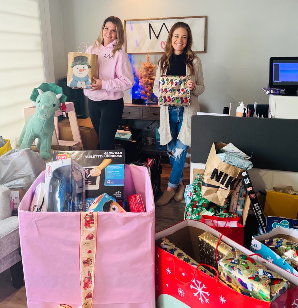 Mamas for Mamas Christmas hamper donations