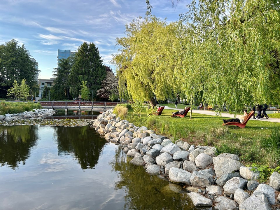 bessie-chum-relaxing-in-beautiful-sunshine-minoru-park