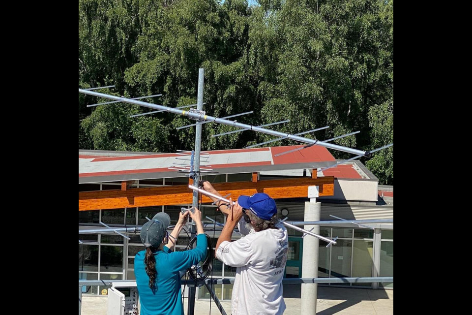 A Richmond school recently installed a tower on its rooftop to monitor bird migration. 