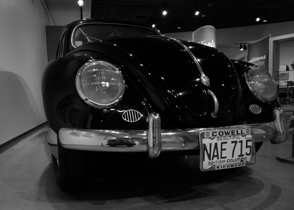 pavel-kompaneets-1952-volkswagen-beetle-richmond-museum