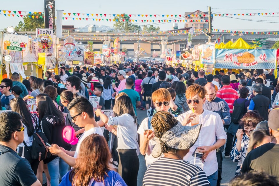 The night market always draws thousands of people each summer. 