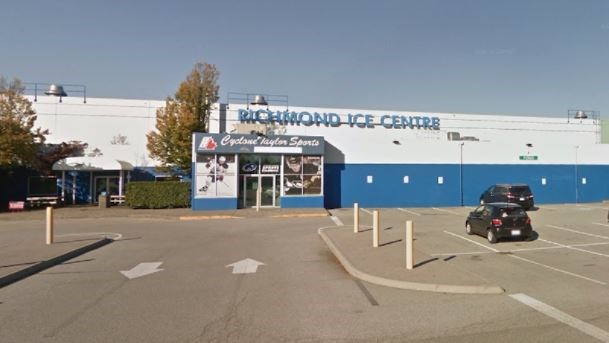A kids hockey team playing in a tournament at the Richmond Ice Centre last weekend has been issued a COVID-19 exposure alert