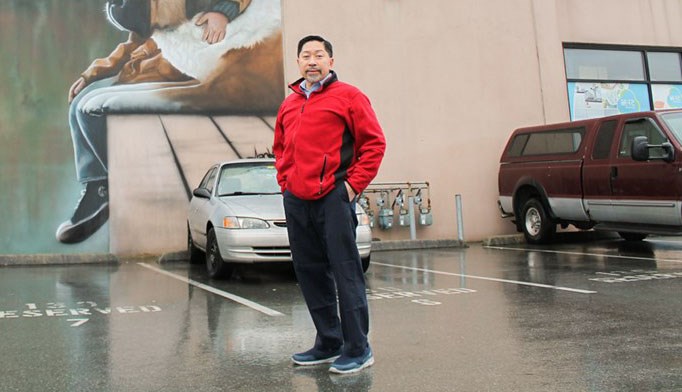 winston-sayson-and-boy-with-saint-bernard-mural