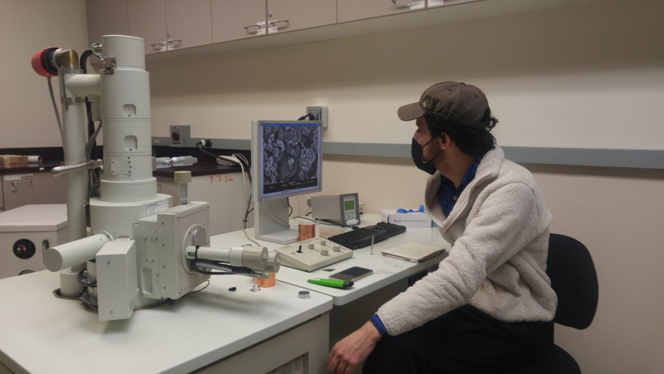 Electron Microscope