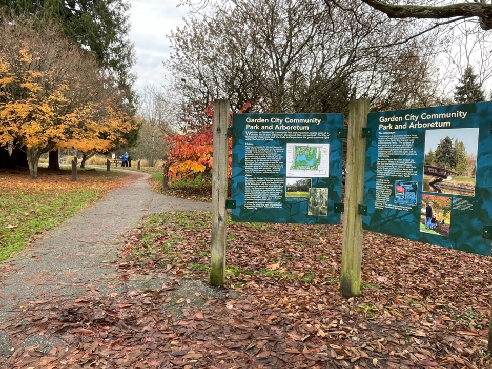 garden-city-park-sign