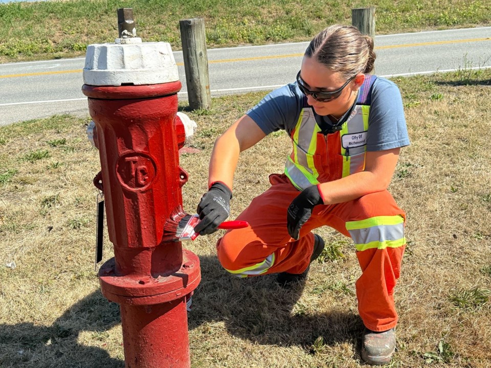 richmond-bc-fire-hydrant-painter4